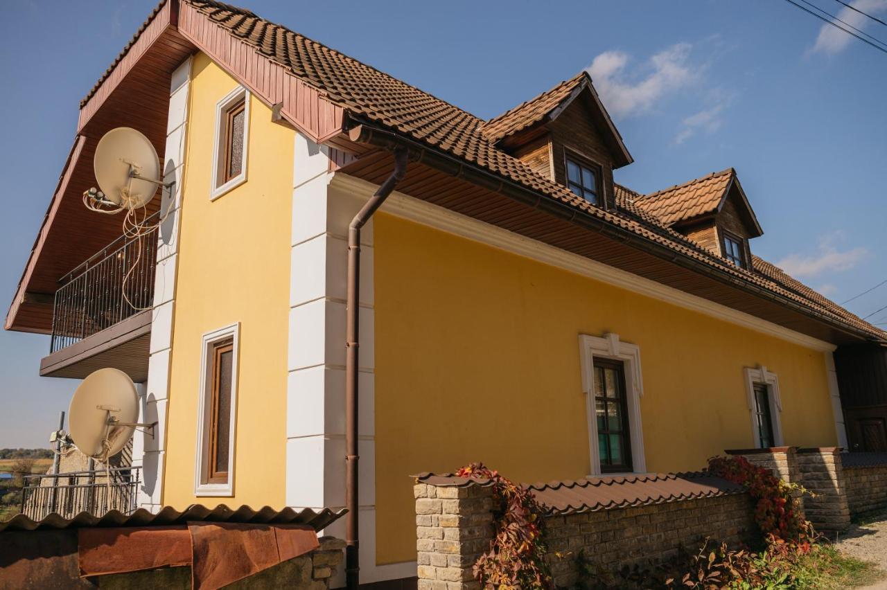 Hotel Джерело Kamianets-Podilskyi Exterior foto